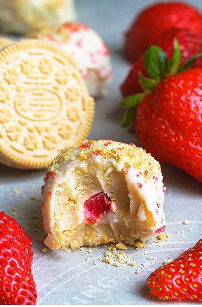 Strawberry Short Cake Fried Golden Oreos